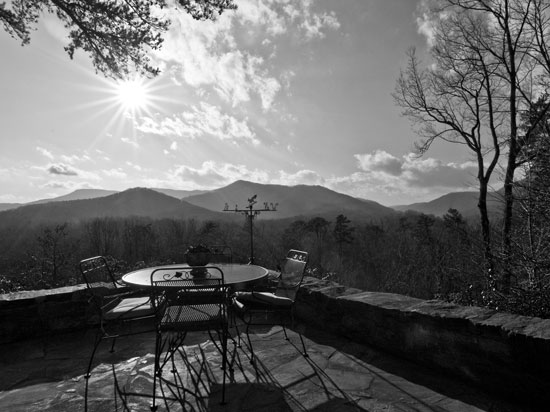Llaurellyn patio.