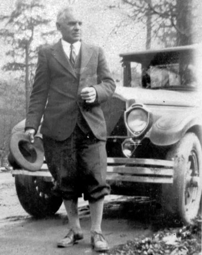 Aid with his 1928 Willy Sedan