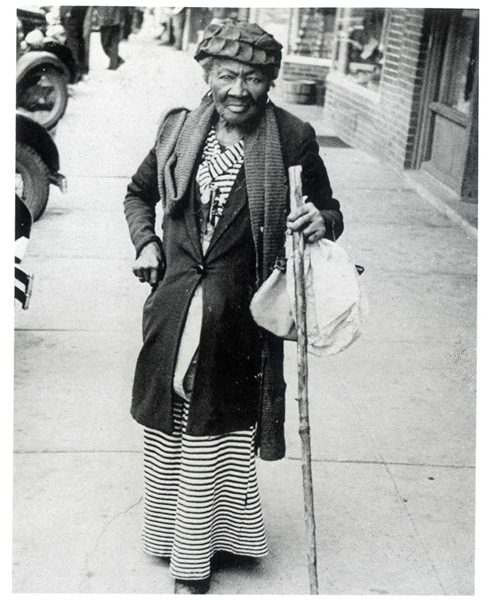 Photo of Delia Mills in 1939